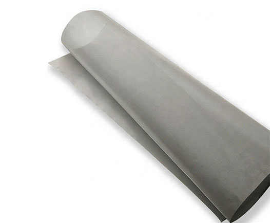 Twilled Dutch Weave offers higher strength than regular Dutch weaves. It packs even more wires in a given area. Generally, this weave has finer mesh counts and lower flow than regular Dutch weaves and can be made to filter particles as fine as 2 microns in diameter.