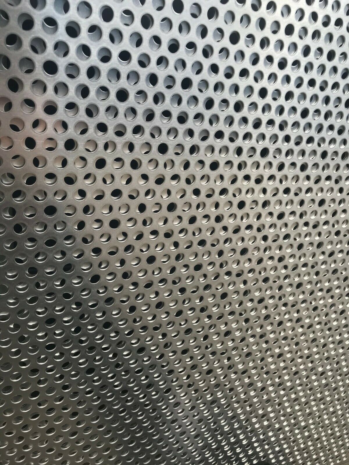 This metal sheet is commonly used for applications such as HVAC (heating, ventilation and air conditioning), or in areas where it's difficult to perform regular maintenance. It's also useful for infill panels, cladding and suspended ceilings.