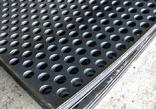 High-quality Industrial Perforated Sheet is widely used by the clients to cater to various industrial applications. Widely used by the architects and designers, these products are ideal for the purpose of sorting and screening different types of material. Moreover, these products can be used in heating and ventilating installation.