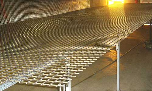 Braided fabrics consisting of wire ropes, strands or prefabricated wires are also known as wire mesh. Other names for wire mesh are sieve cloth or more generally sieves, even though the application areas of wire mesh go far beyond separation technology - for example as a filter mesh in filtration systems.