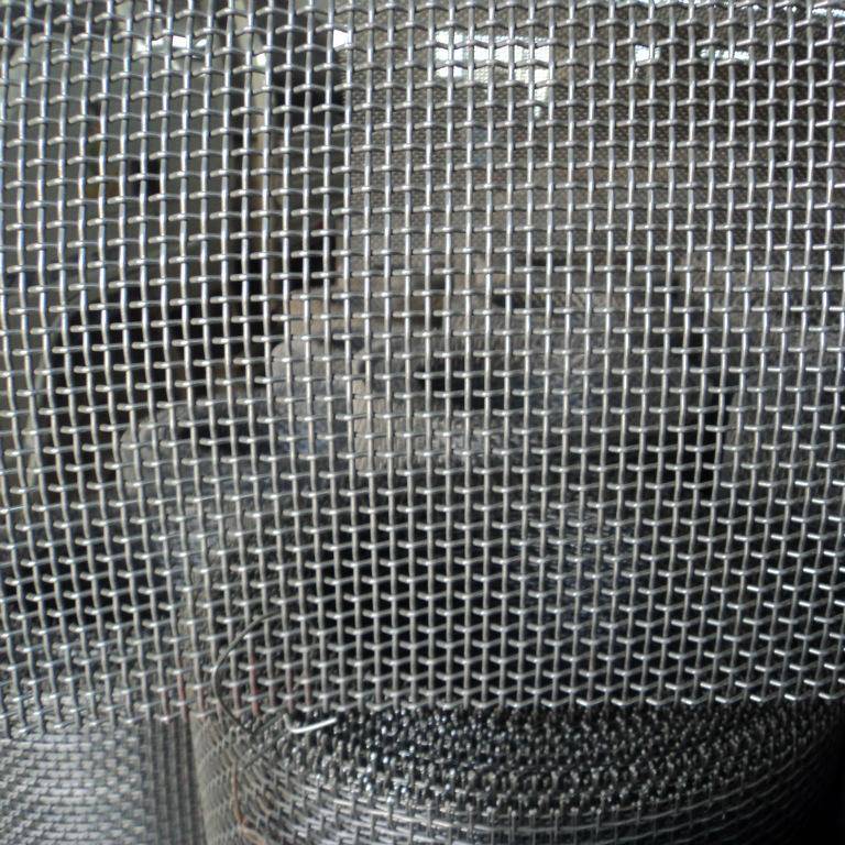 The pattern is staggered on successive warp wires, giving the appearance of parallel diagonal lines.  Wire Material: stainless steel wire 304,304L, 316, 316L 